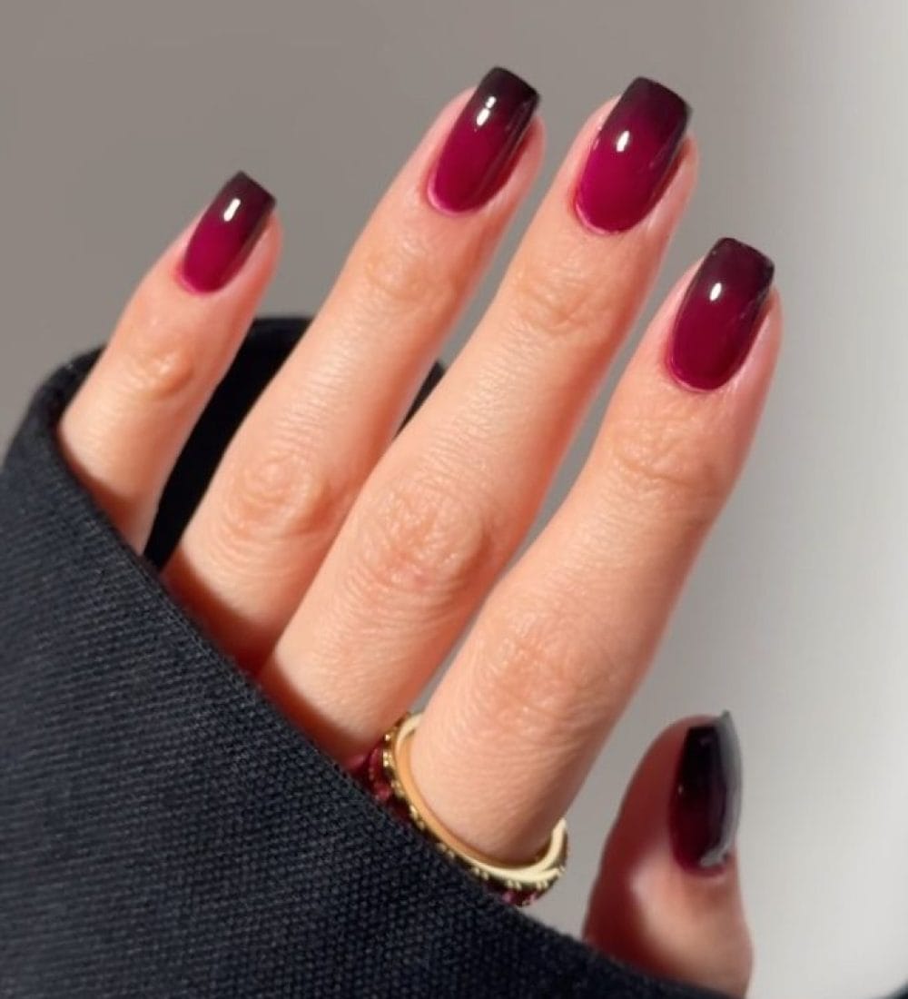 simple fall nails with burgundy ombré from light berry to dark burgundy tips